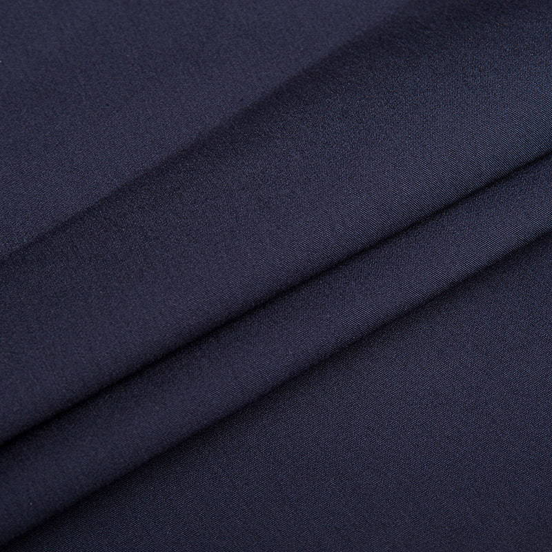 มีผ้ากันน้ำที่ทนทานเพียงพอสำหรับการเดินป่าโดยไม่เปียกน้ำหรือไม่